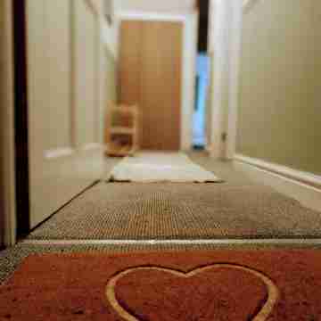 Ty Hiraeth A Charming Stay Steps Away from Caerphilly Castle! Others