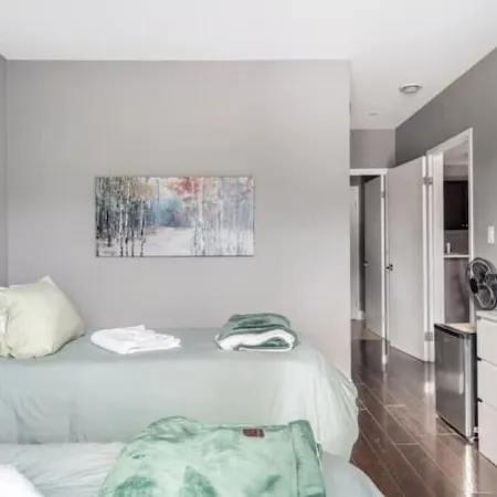 Downtown Condo (License No. 23 112884 STR)