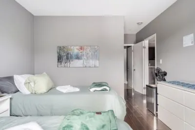 Downtown Condo (License No. 23 112884 STR) Jack Gatecliff Arena 주변 호텔
