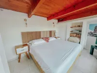 SKY VIEW CENTER | fast wifi - best view Hotels in 