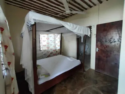 Miwa Budget Apartments 5mins less walk to beach(single budget rooms) Hotels in 