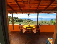 Unforgettable panorama in a very quiet location. Centrally located, gr. Property.