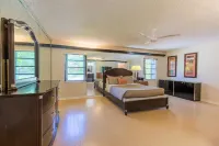 Spacious 5-bedroom house with WiFi and AC in superb Fort Lauderdale Hotels in Lauderhill