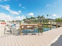 Condo at the Bay with Resort-Style Amenities, Pool, Tiki Bar Hotels in Whitfield
