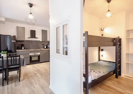 Superb 16/18 person apartment with sauna, at the foot of the chairlift, WiFi, table soccer