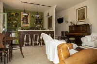 Pinarello: CHARMING HOUSE 400m FROM THE BEACH, SWIMMING POOL AND SPA