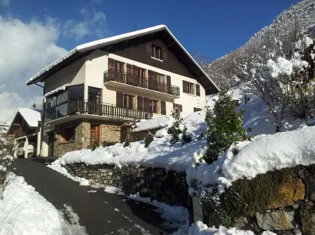 42 m2 apartment, ideal for a spa treatment in Brides or skiing in the 3 valleys. Отели в г. Сален-Ле-Терм