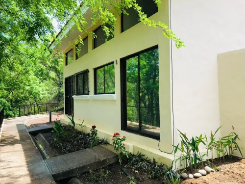 Hilltop Oasis – 5 Min to Ocotal Beach + Pools