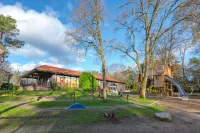 Spacious luxury 4 person Chalet in the middle of the Veluwe Hotel di Hoenderloo