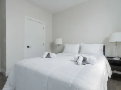 Modern Gateway Family-sized Suite in Thornhill-Maple Ridge - BC Hotels in Maple Ridge