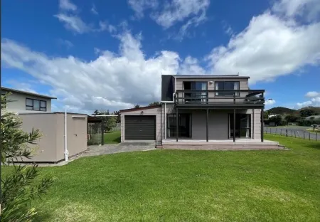 Bland Bay Bach Отели в г. Уангаруру