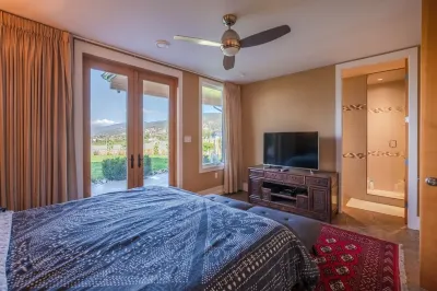 Grand Vineyard Estate Home Exceptional Place Best Location in Penticton