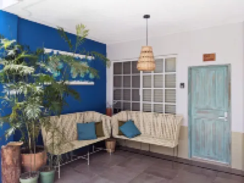 2 BR - Fast Internet, King beds, AC, Near beach w/Pool