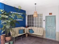 2 BR - Fast Internet, King beds, AC, Near beach w/Pool