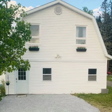 Explore Deer Island! Family-friendly vacation home.