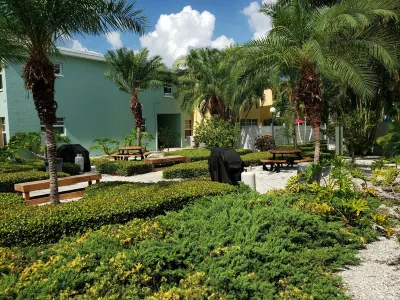 Family Friendly Indian Shores Beach Condo 2 minute walk to toes in the sand! Hotel in zona Suncoast Seabird Sanctuary