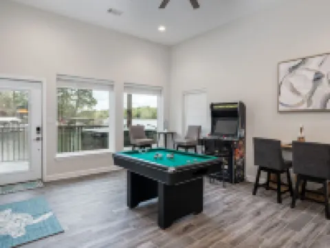 Ultimate Spacious Luxury Retreat! Boat Slip, 2 Jet Ski Slips, Kayaks, Hot Tub! Hotels in Piney