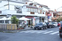 Domus Palombi - Large apartment 200 m from the station and 700 m from the sea