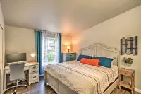 Cozy 1 acre lot just 0.5 miles from Ocean Shores Beach w/ Airstream & Hot Tub! Hotels in Oyehut-Hogans Corner