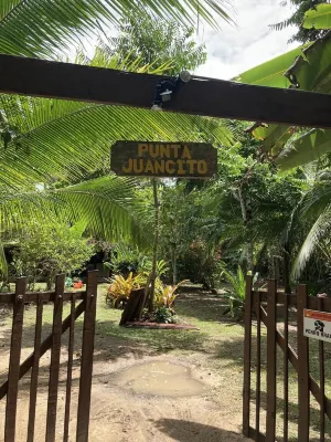 BEACH FRONT HOUSE 50mts from the water. PUNTA UVA ARRECIFE