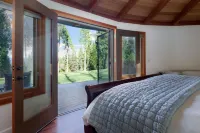 Escape to Nevada City’s Round House Retreat.