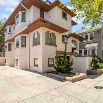 1 Block to AC Beach - 8br/5ba Historic & Modern Hotel Exterior