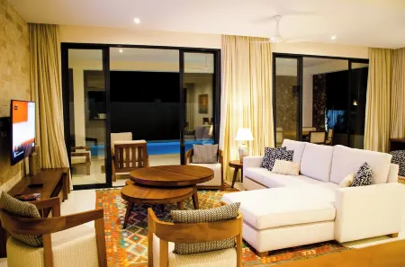 ZANA DIANI VILLAS. LUXURIOUS 2 BEDROOM VILLA 10 MIN FROM THE BEACH