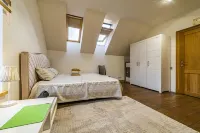 AmberVilla In a quiet place, next to the forest,near city center.Sauna with pool