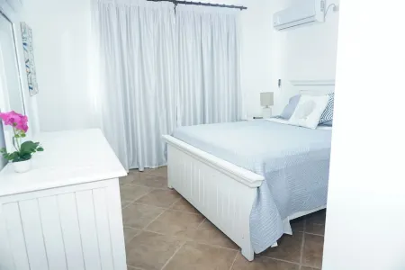 Large 3 bedroom, 2 bathroom property conveniently located steps from the beach.