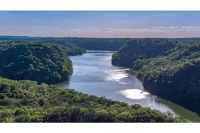 Cabin on Dale Hollow - Park your boat on shore and walk up to the cabin. Hotels in Clinton County