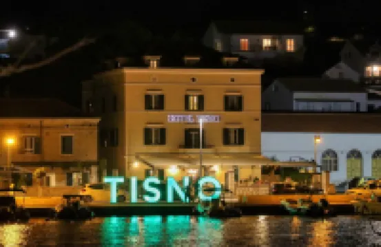 Villa Pina Tisno TOP Apartment Luca 4-6 Persons 酒店