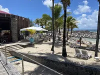 Le CAMASSIA, luxury studio in private residence with swimming pool and beach