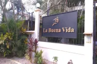 Tamarindo Perfect Location! Beautiful Condo for 6 Hotels in 