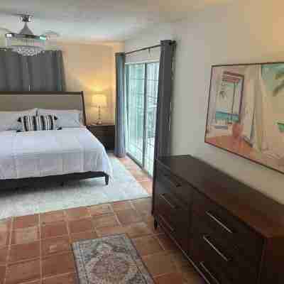 Perfect Holiday Beach Home with Private Pool,Pets Welcome and Stay Free Rooms