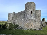 Spacious 3 bed apartment with castle view Hotels in Harlech