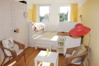 Light-flooded apartment with private sauna! Beach walking distance, with dog! Hotels in Hohenkirchen