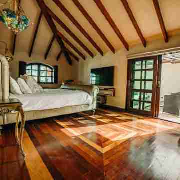 Beachfrot Paradise Villa for Large Groups Prime Location, Daily Cleanning & Pool Rooms