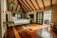 Beach House with Private access to the beach for 24 guest