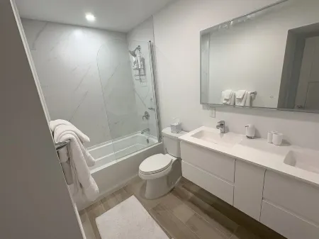 LUXURY/OVERSIZED  - 1 Bed/1.5 Bath near AMAZING SHORE DIVING W/180° Ocean VIEWS