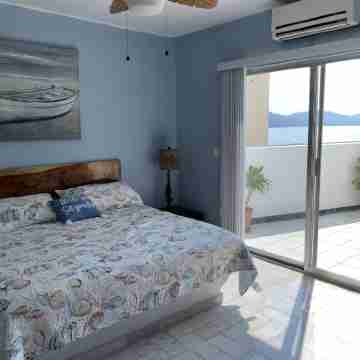 Spectacular views!!! With a stunning sunsets. Rooms