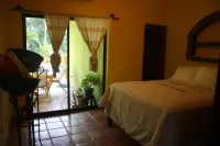 Beautiful 3 Bedroom Poolside Homes Near Pickleball & Beach Отели рядом с достопримечательностью «Парк Ла Лагуна»