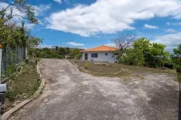 Charming studio in enchanting Montego Bay with WiFi, AC Hotels in 