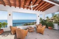 Luxurious Tropical Oasis w/ 2 Private Pools & Jacuzzi