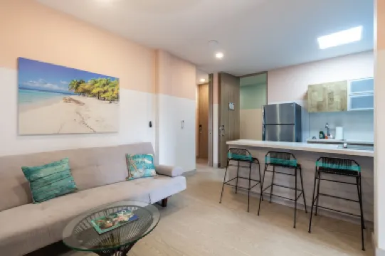 Gold Standard | Tropic Suite Hotel a 