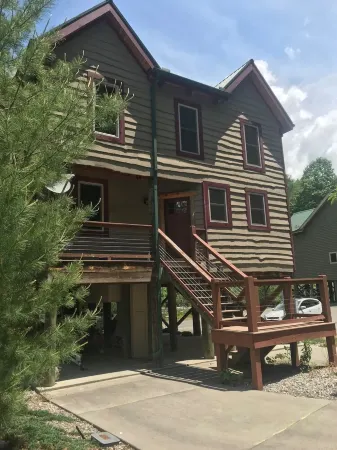 Riverside Premium Cabin