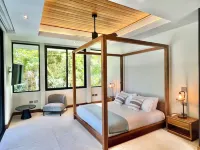 Luxury Architectural Gem in the Jungle - 5 Bdrms - Lots of Wildlife