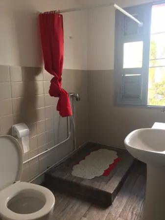 T2 apartment sea view, close to beaches and local shops