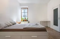 NEXT HOME - FREE Parking & WiFi - Ruhige Lage - bright Apartment