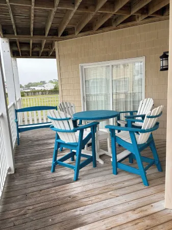 Beautiful & Spacious 3BR/2BA Condo, Oceanview, Pool and 2min Walk to Beach!