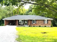 My Kentucky Home on the Bourbon Trail Hotels near Chuckleberry Farm & Winery